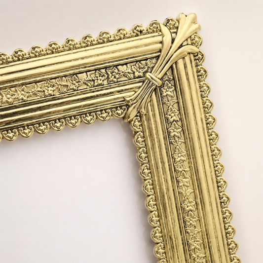 Ramka metalowa dekoracyjna 13x18 cm RM2957NG – zdjęcie dodatkowe (RM2957NG)