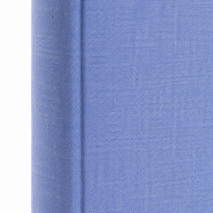 KDH46200LINENBLUE – detal lnianej okładki i grzbietu